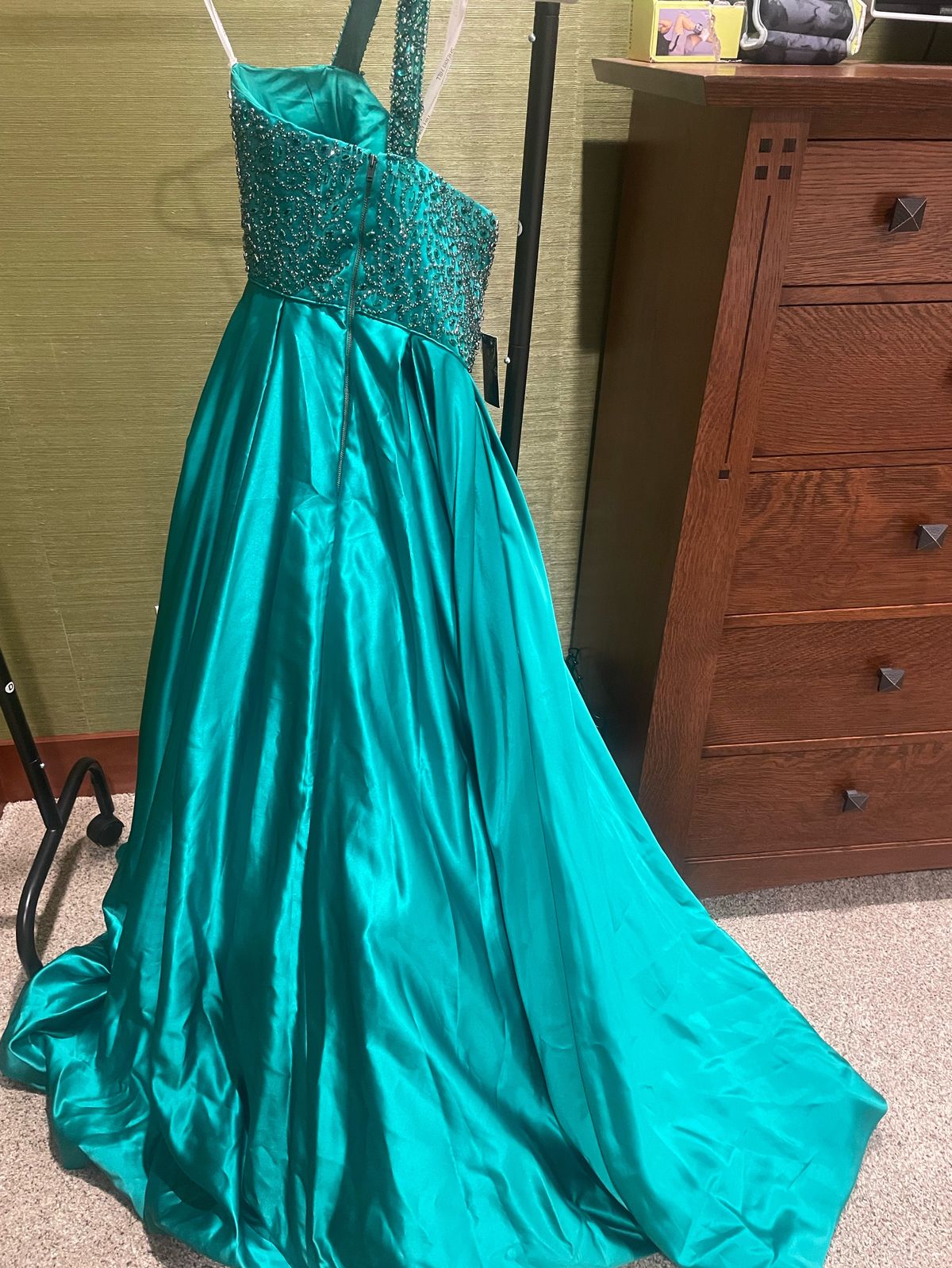 Style 51607 Sherri Hill Size 0 Pageant Halter Green Ball Gown on Queenly