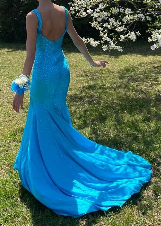 Size 0 Prom Plunge Blue Mermaid Dress on Queenly