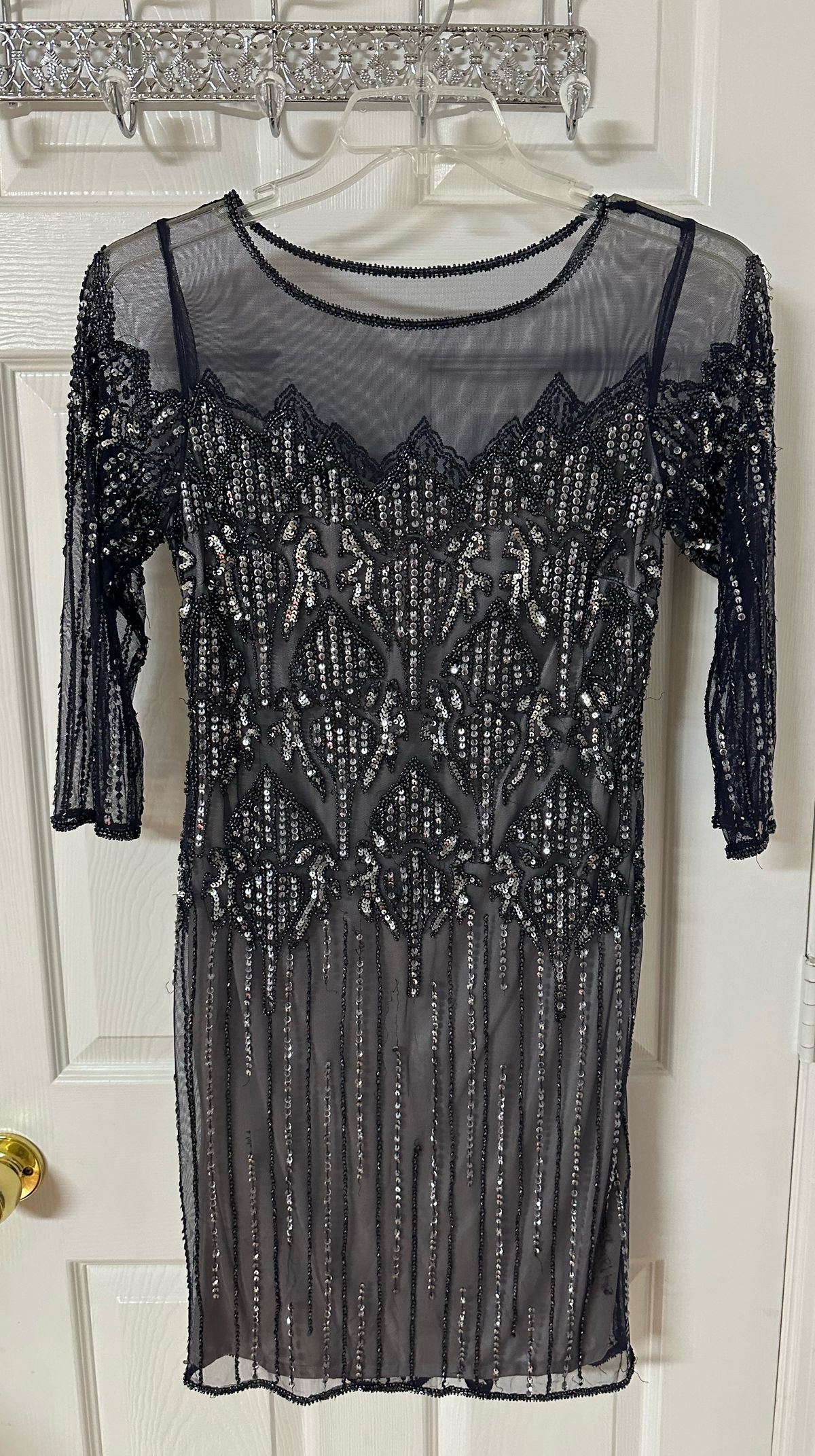 Size 6 Wedding Guest Silver Cocktail Dress on Queenly