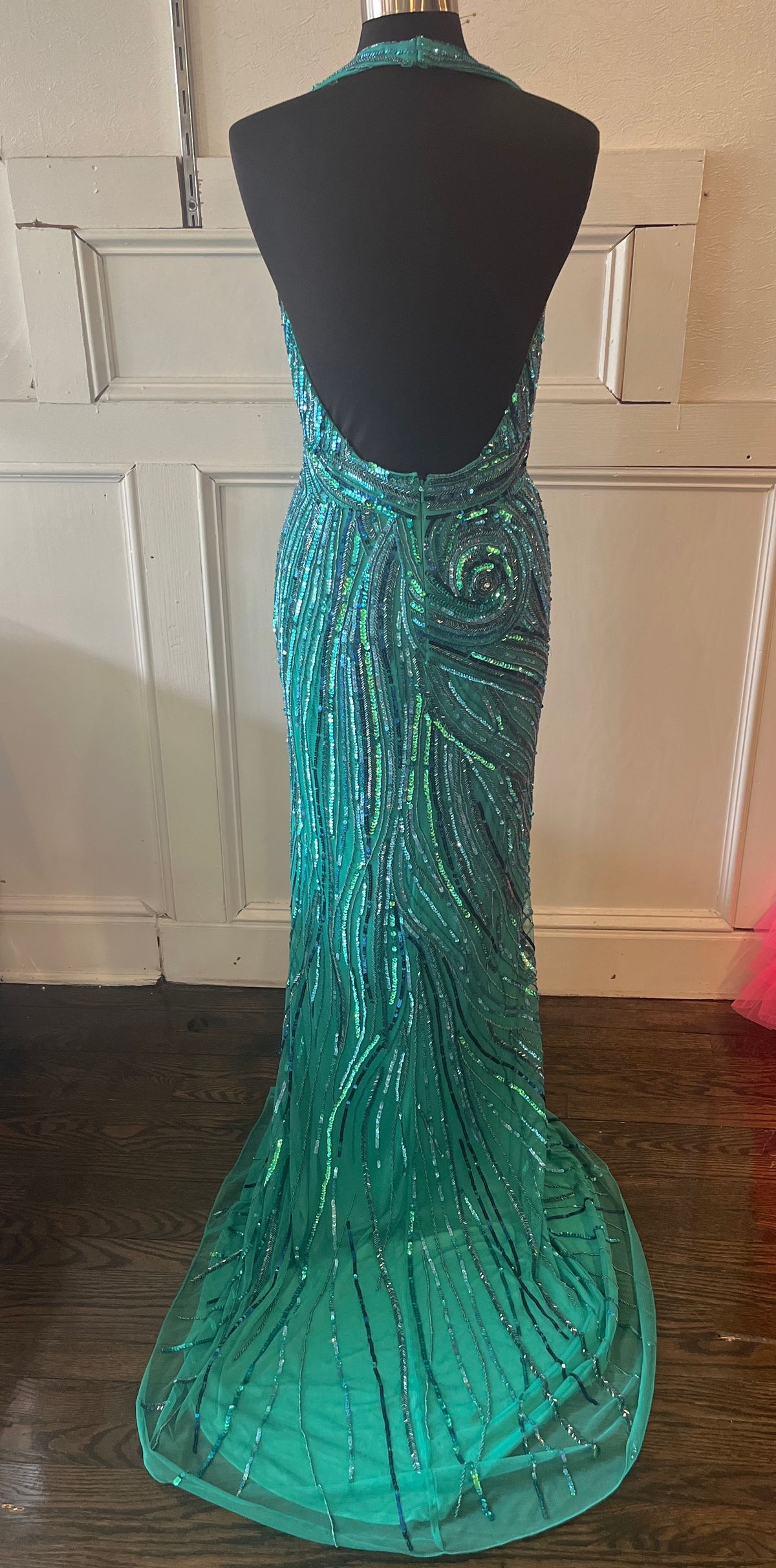 Style 11670 Ashley Lauren Size 12 Prom Halter Green Side Slit Dress on Queenly