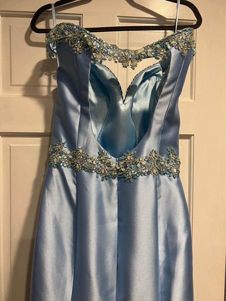 Ritzi Size 8 Prom Off The Shoulder Light Blue Mermaid Dress on Queenly