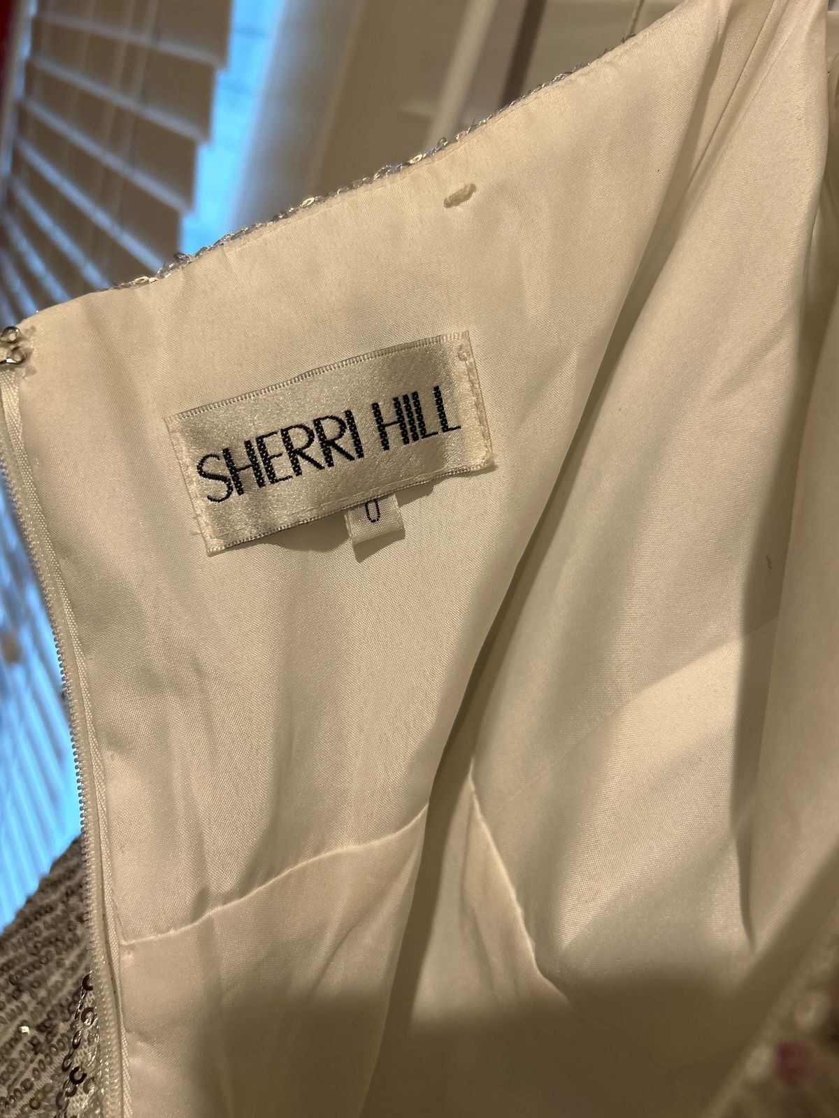 Sherri Hill Size 0 One Shoulder White Ball Gown on Queenly