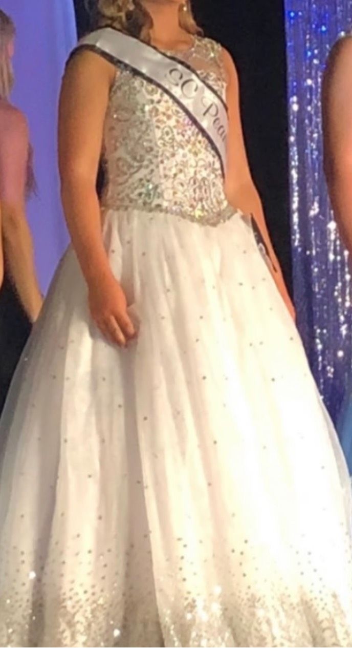 Size 2 Pageant High Neck White Ball Gown on Queenly