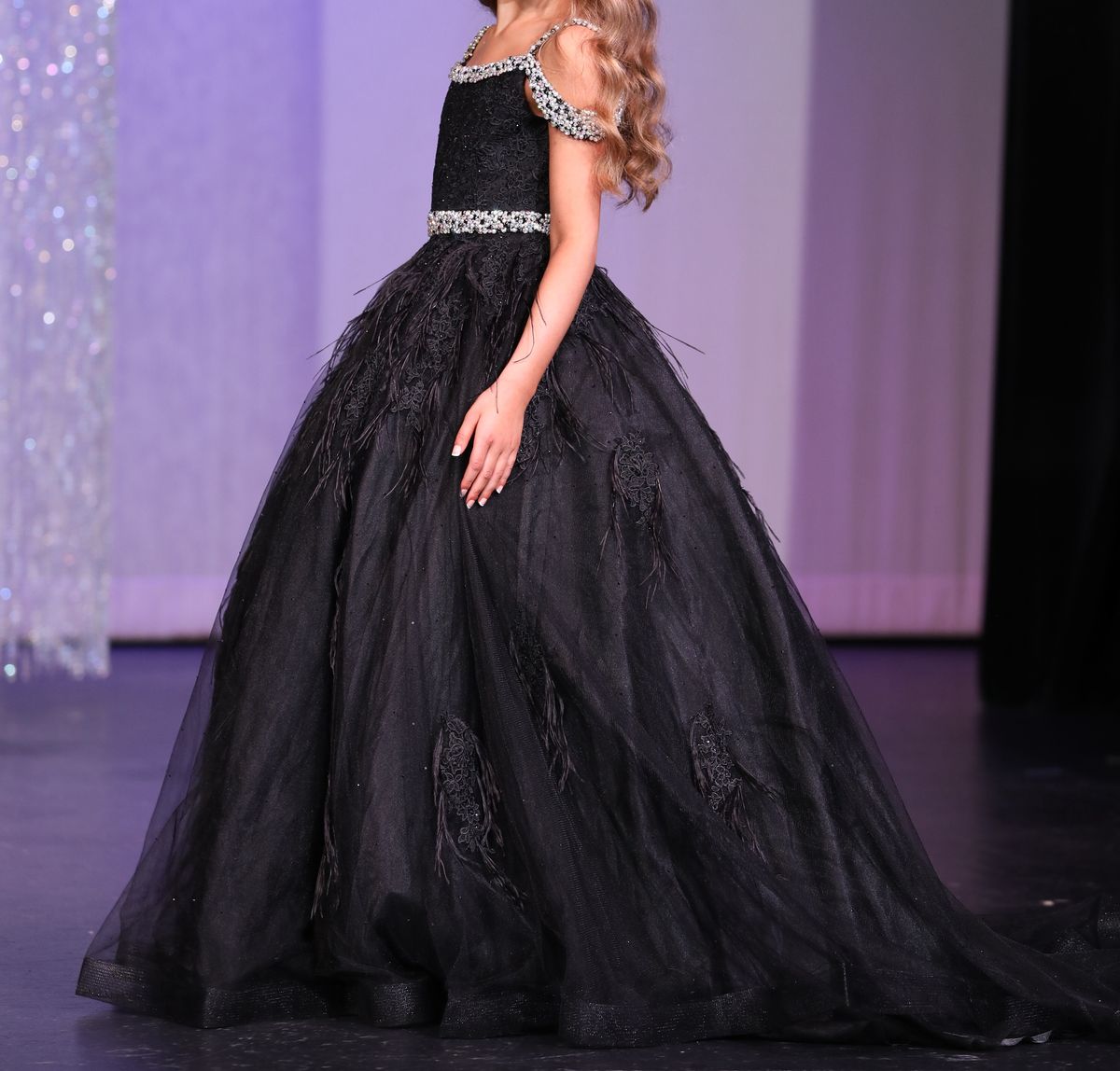 Ashley Lauren Girls Size 10 Pageant Off The Shoulder Black Ball Gown on Queenly