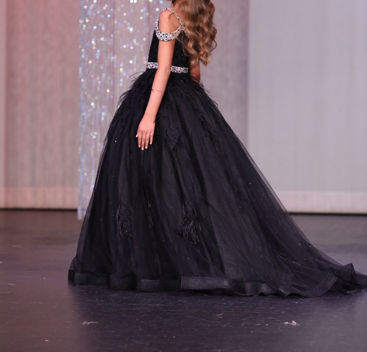 Ashley Lauren Girls Size 10 Pageant Off The Shoulder Black Ball Gown on Queenly