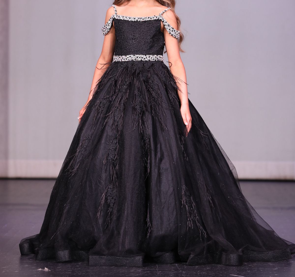 Ashley Lauren Girls Size 10 Pageant Off The Shoulder Black Ball Gown on Queenly