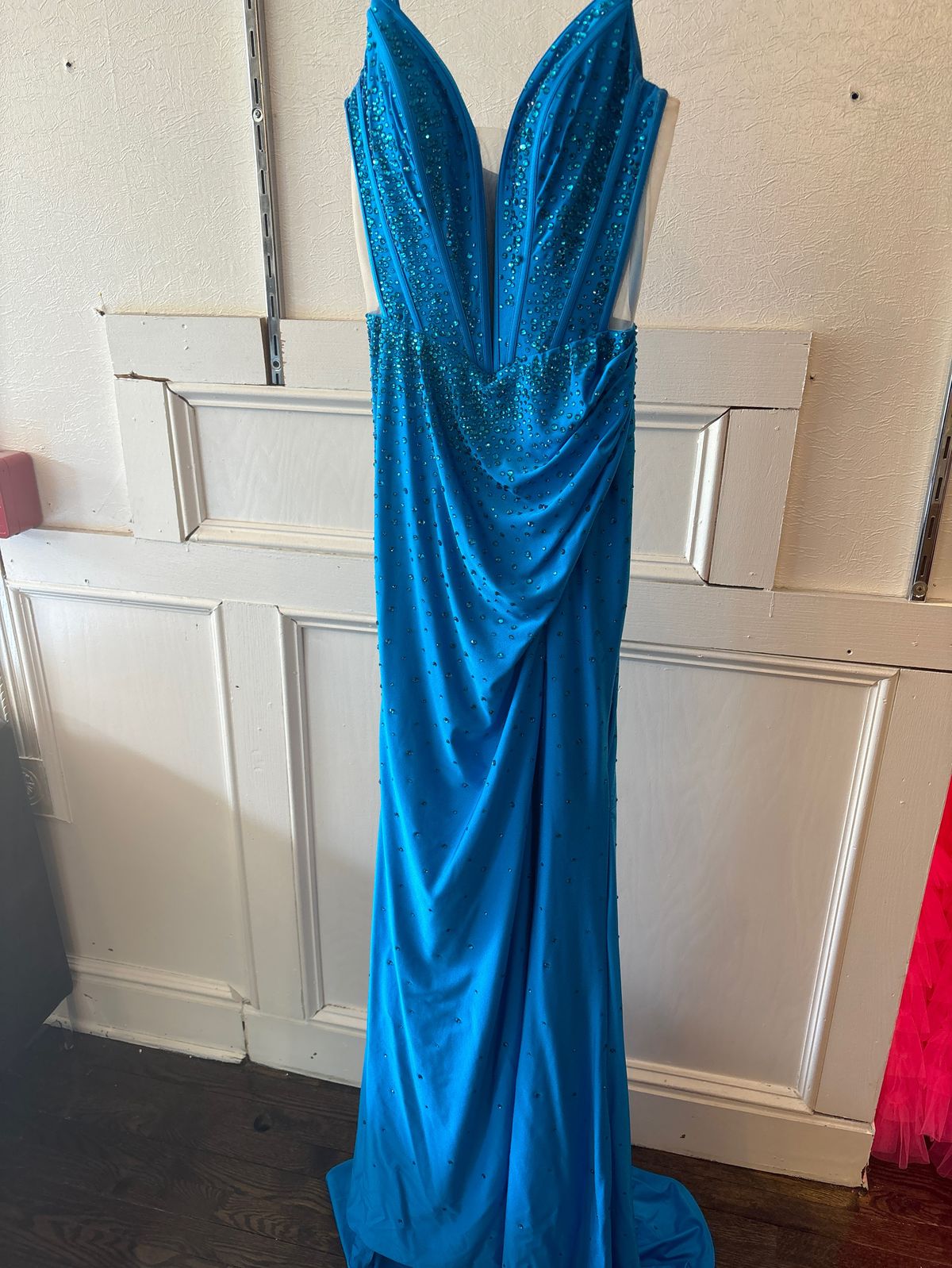 Queenly | Buy and sell prom, pageant, and formal dresses