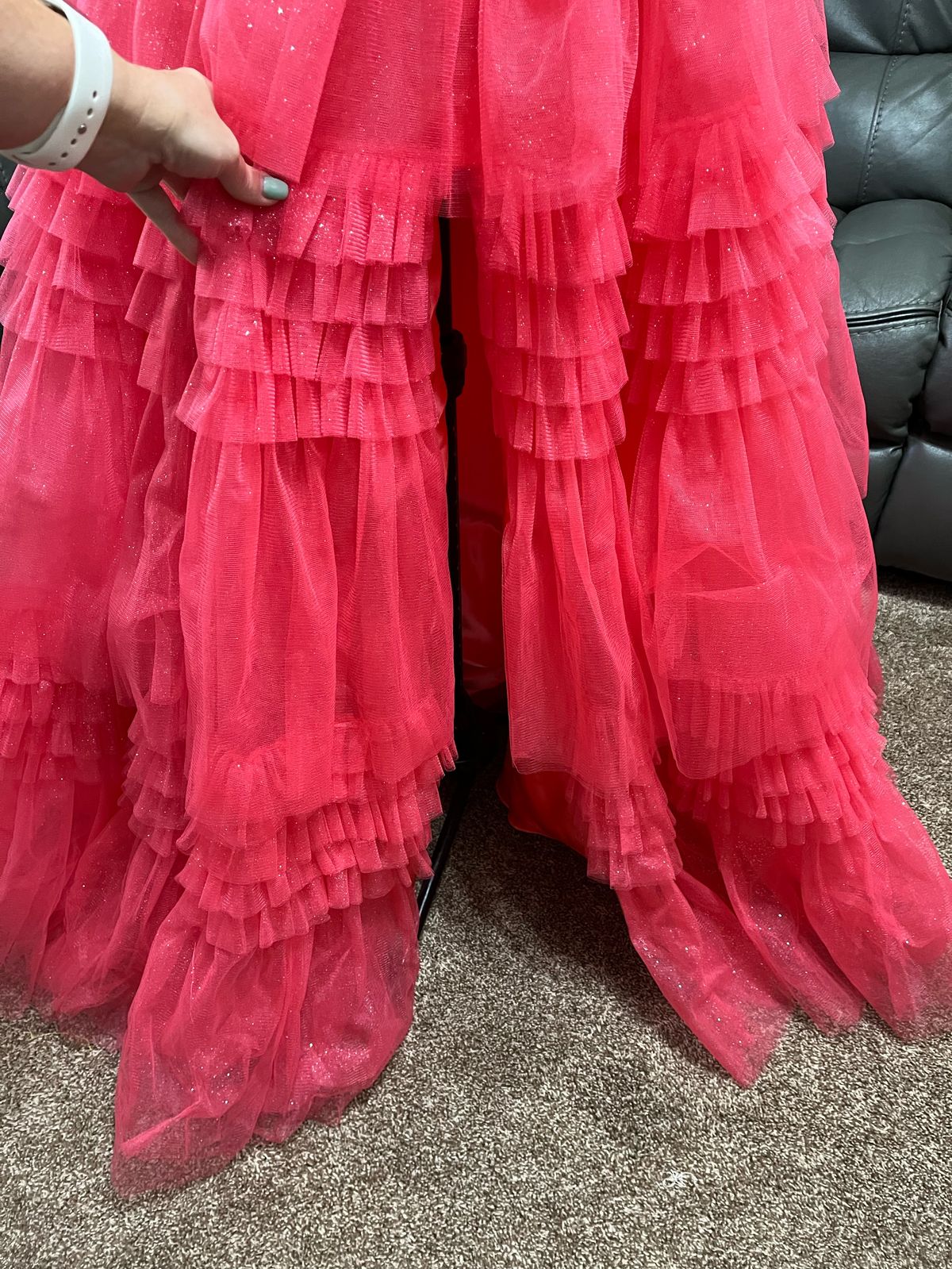 Size 4 Prom Plunge Pink Ball Gown on Queenly