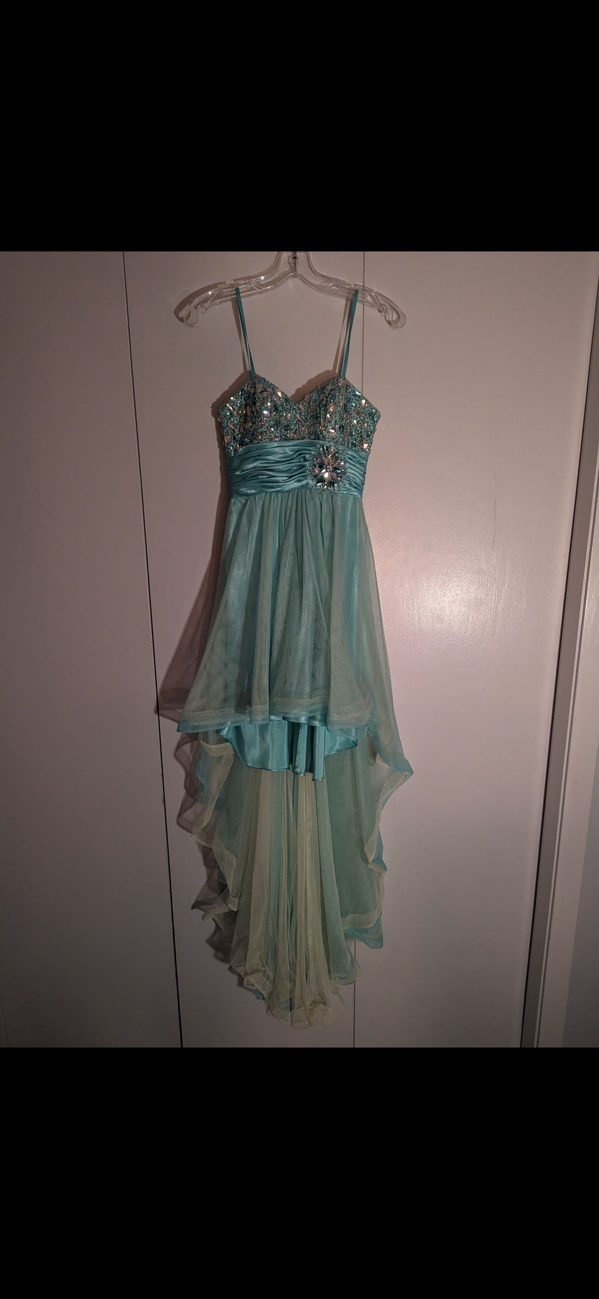 Queenly | Buy and sell prom, pageant, and formal dresses