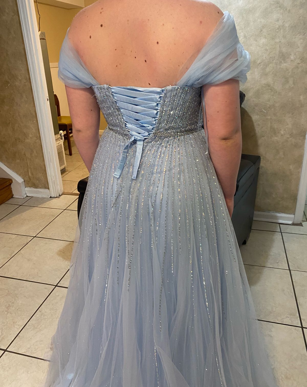 Size 6 Pageant Off The Shoulder Blue Ball Gown on Queenly