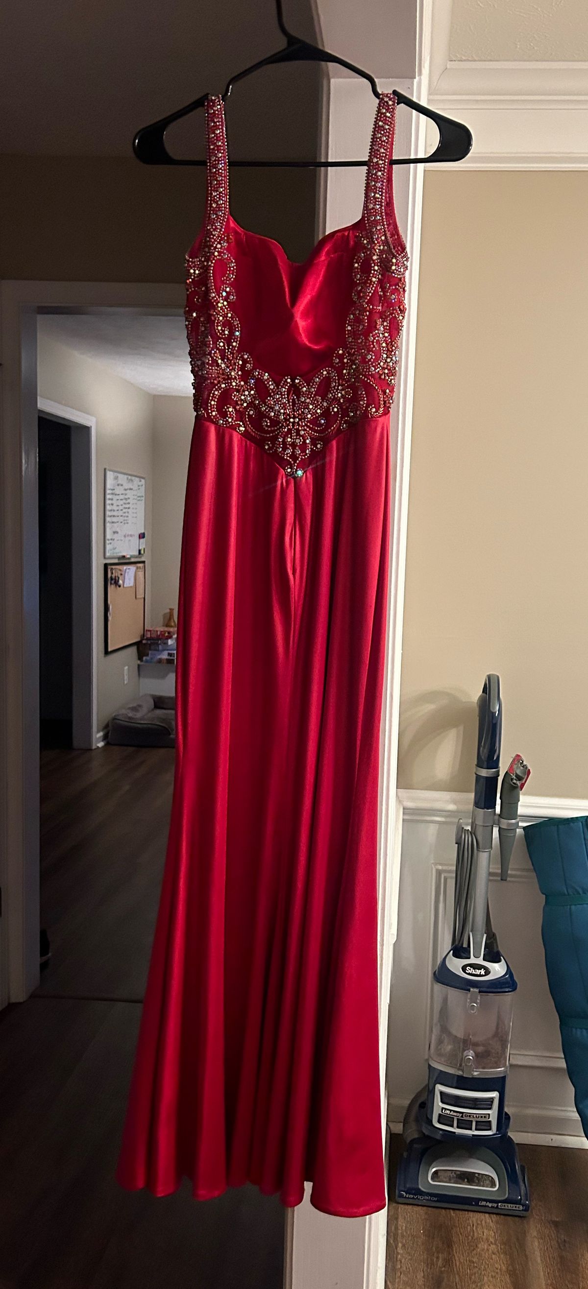 Size 2 Prom Red A-line Dress on Queenly