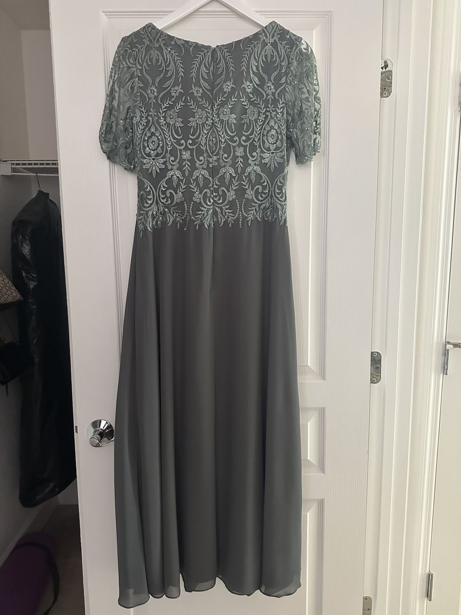 JJ’s House Size 6 Silver A-line Dress on Queenly