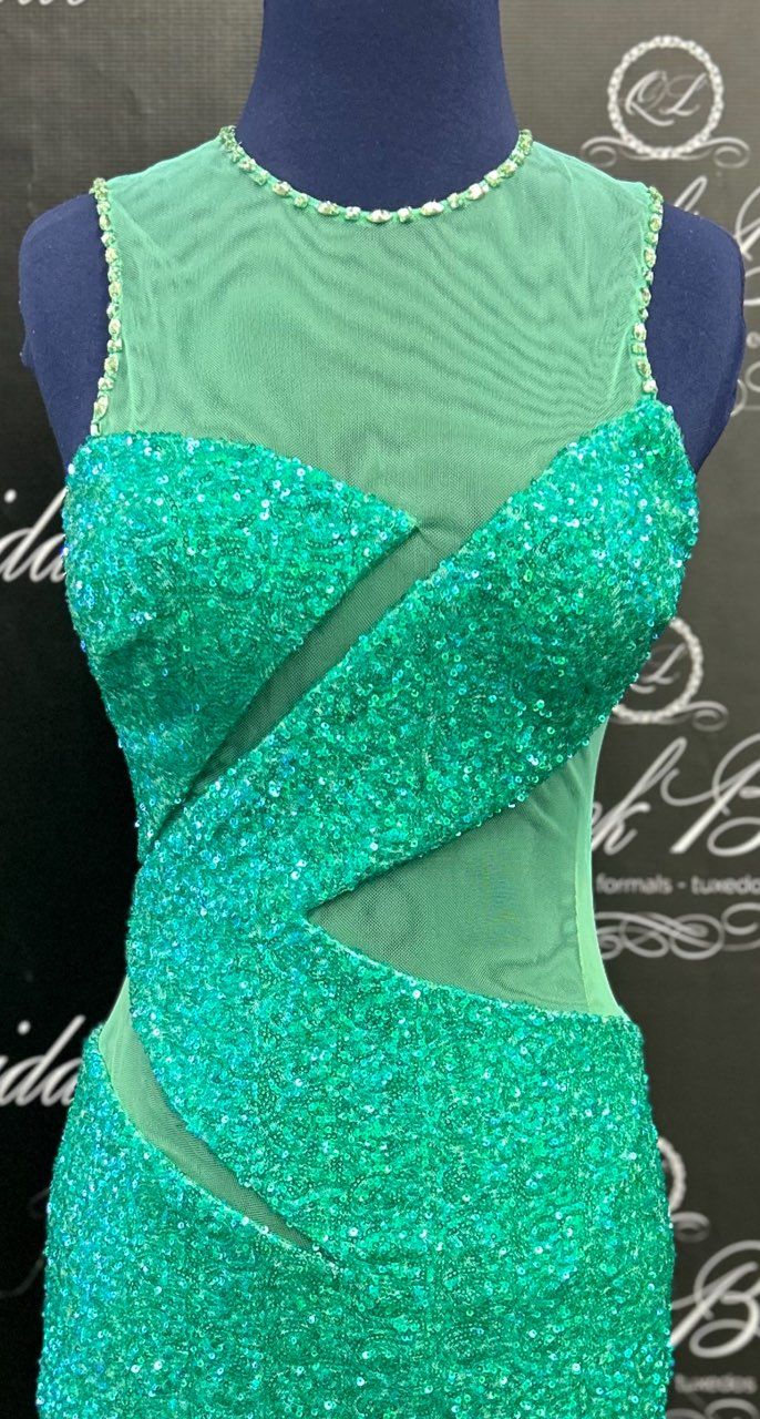 Size 4 Sequined Green Cocktail Dress on Queenly