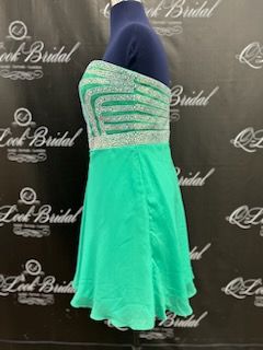 Size 10 Strapless Green Cocktail Dress on Queenly