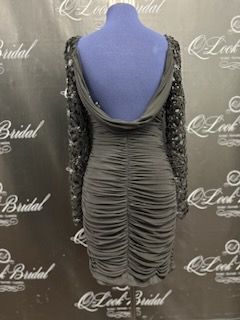 Size 6 Long Sleeve Black Cocktail Dress on Queenly