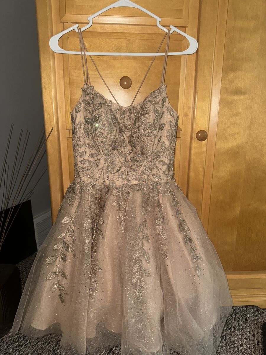 Queenly | Buy and sell prom, pageant, and formal dresses