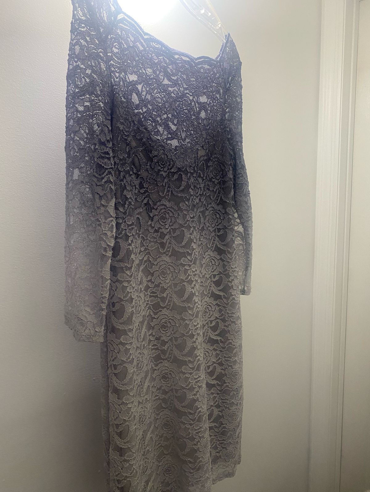 Plus Size 16 Gray Floor Length Maxi on Queenly