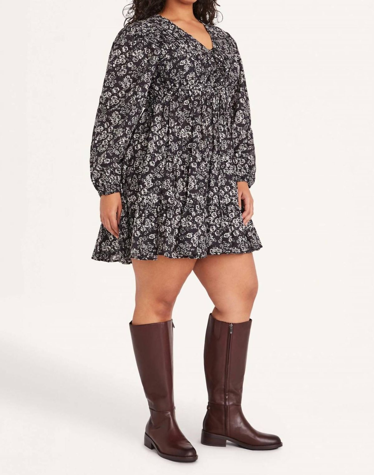 Style 1-1701329798-70 Merlette Size XS Long Sleeve Floral Black Cocktail Dress on Queenly