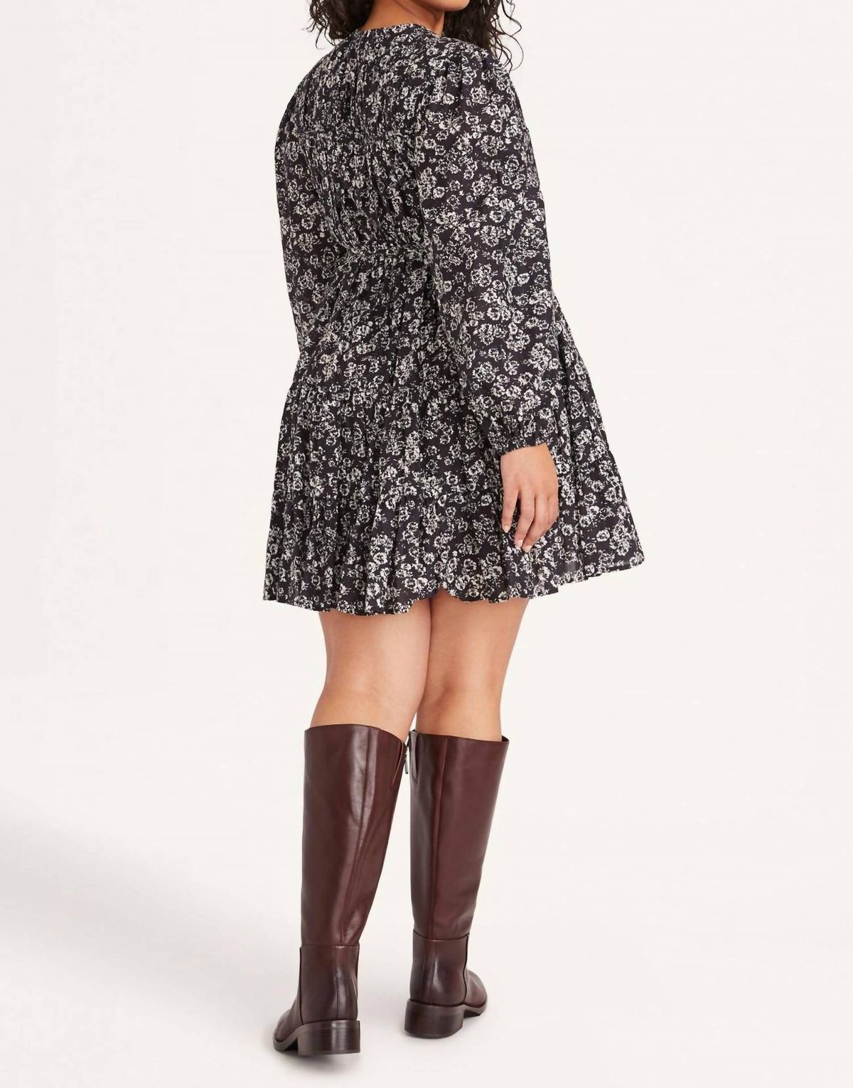 Style 1-1701329798-70 Merlette Size XS Long Sleeve Floral Black Cocktail Dress on Queenly