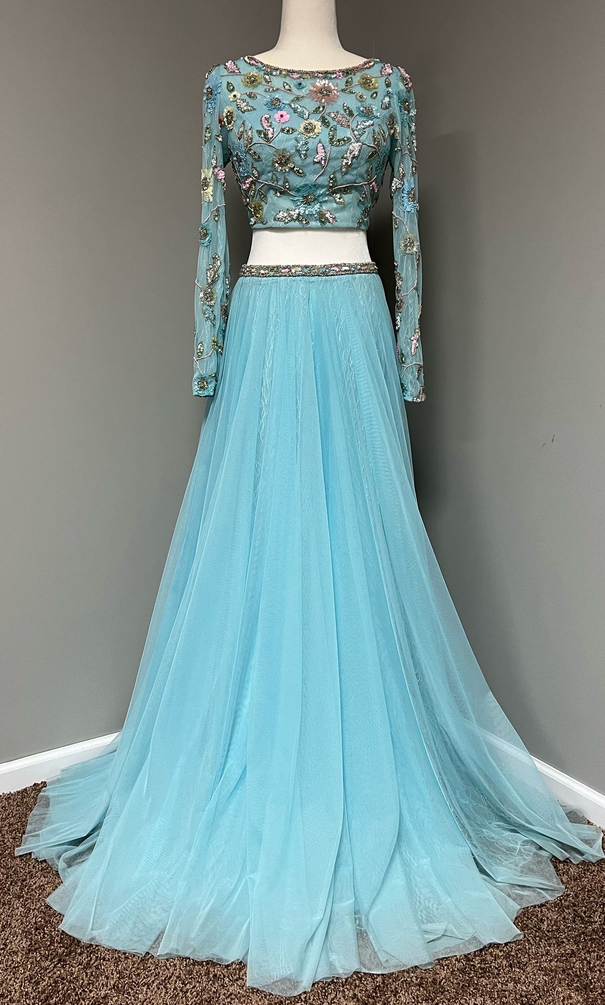 Queenly | Buy and sell prom, pageant, and formal dresses