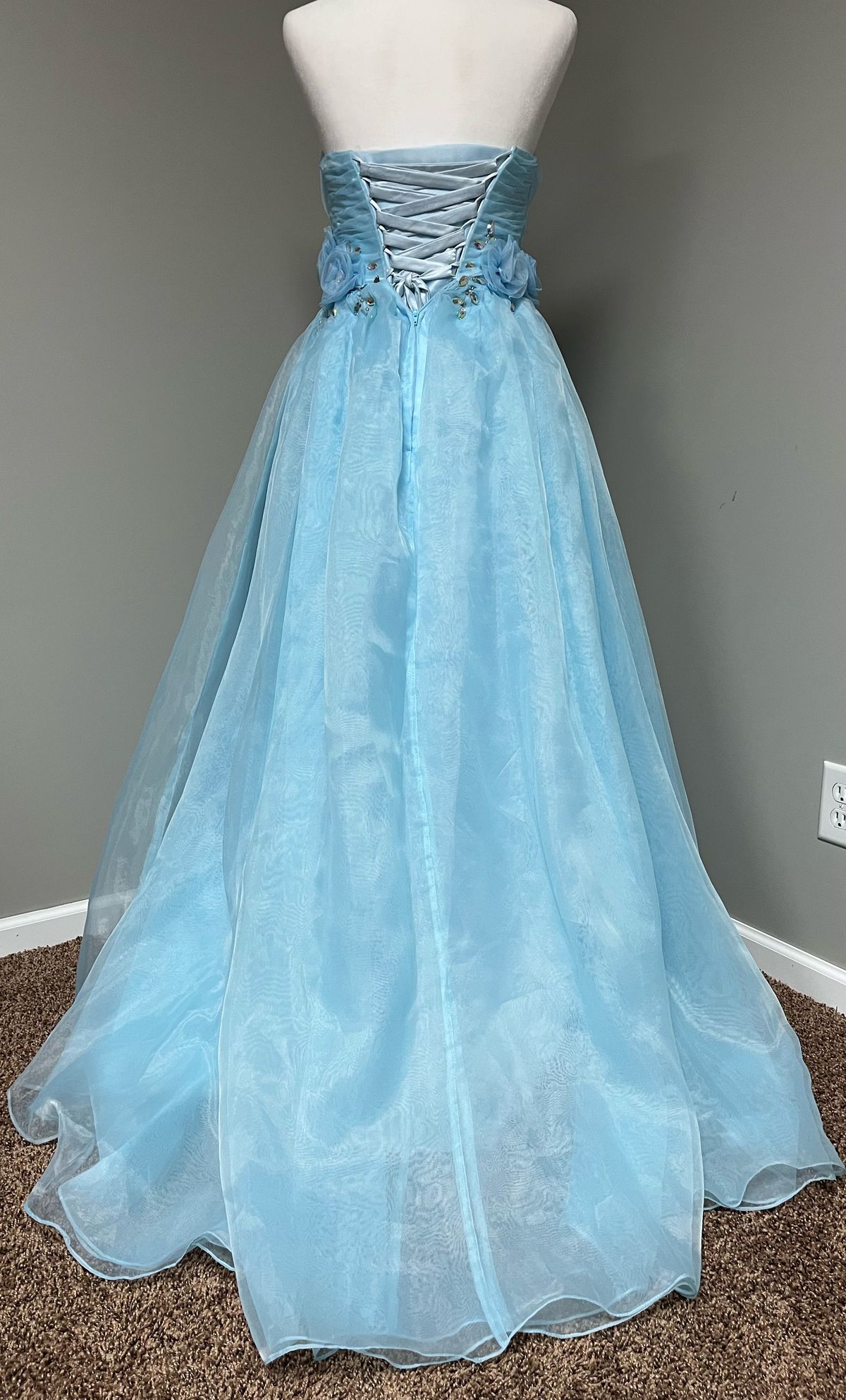 Size 2 Strapless Floral Blue Ball Gown on Queenly