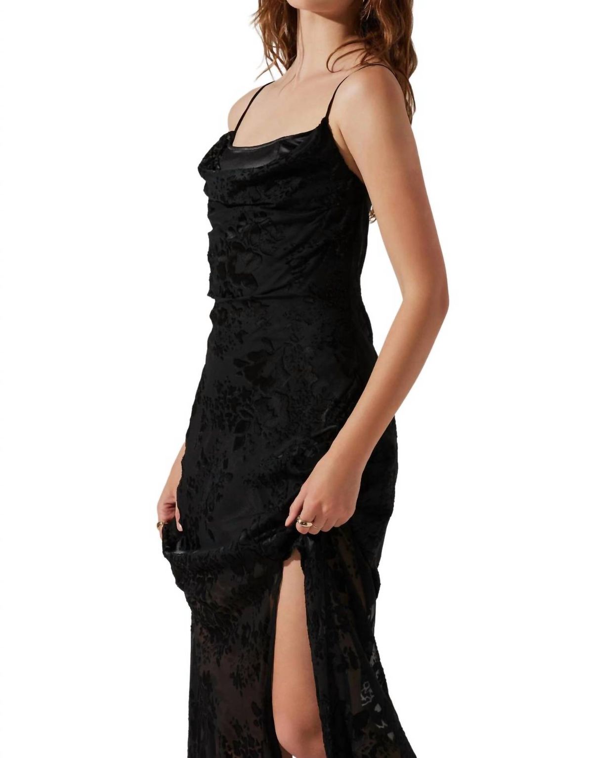 Style 1-3203483378-892 ASTR Size M Black Cocktail Dress on Queenly