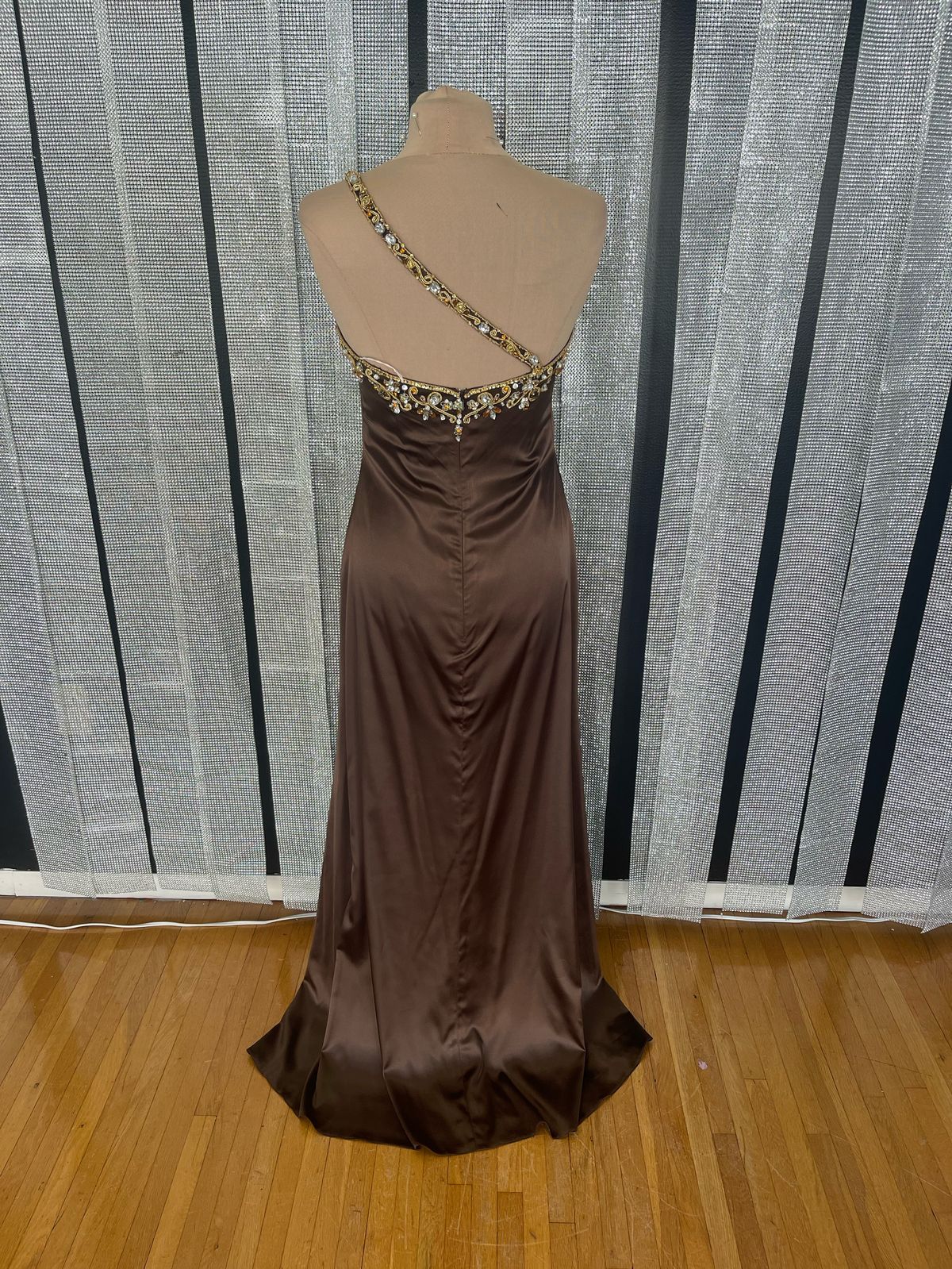 Size 8 Prom One Shoulder Brown Floor Length Maxi on Queenly