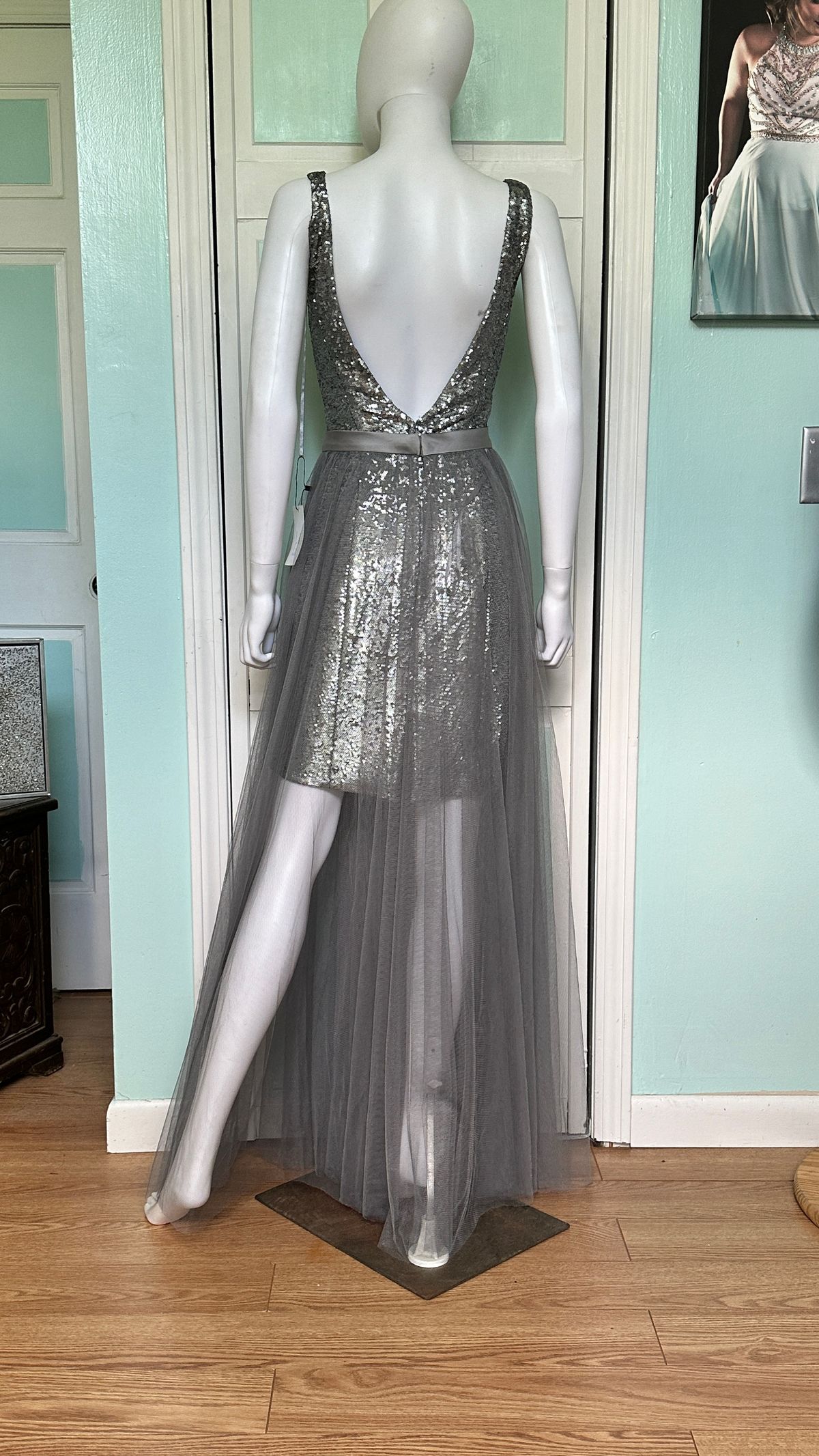 Style 1470 Allure Size 10 Prom Plunge Silver Cocktail Dress on Queenly