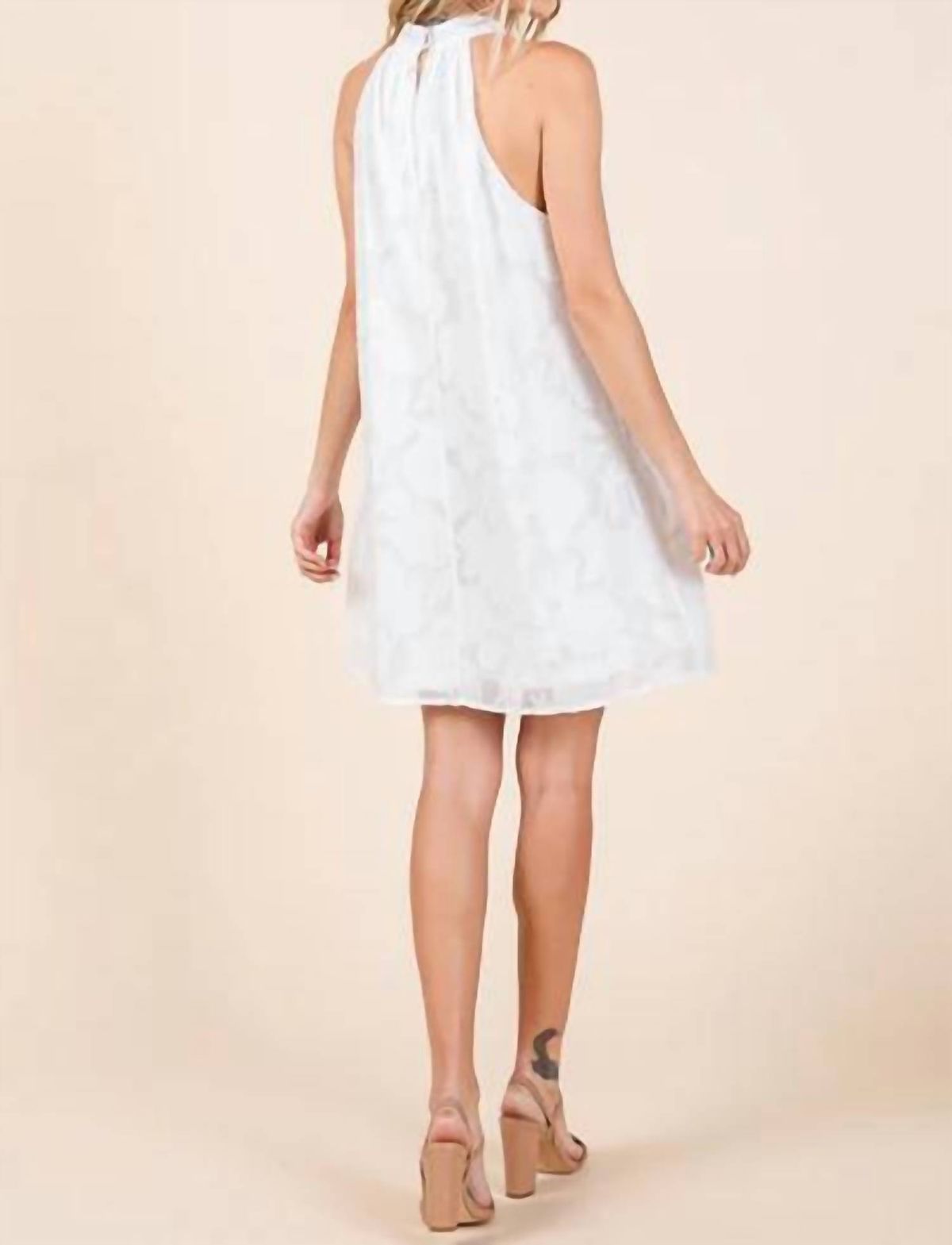 Style 1-3833239784-149 STACCATO Size L Halter White Cocktail Dress on Queenly