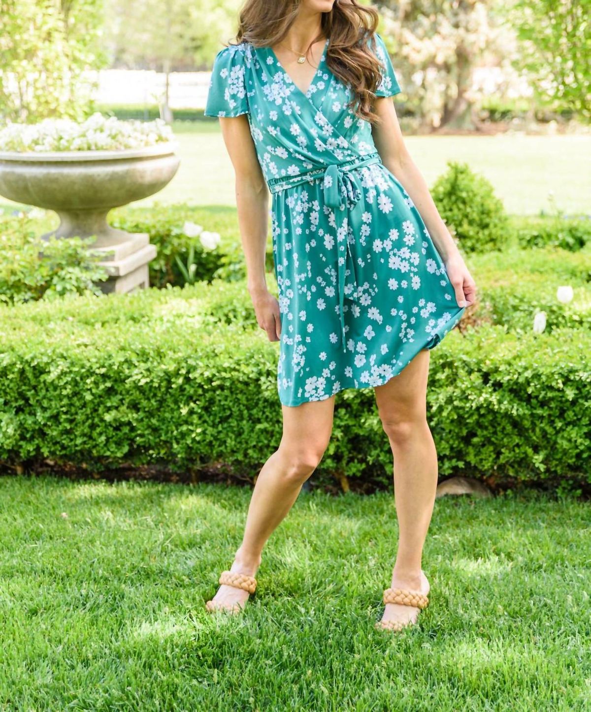 Style 1-4029210091-74 GILLI Size S Floral Green Cocktail Dress on Queenly