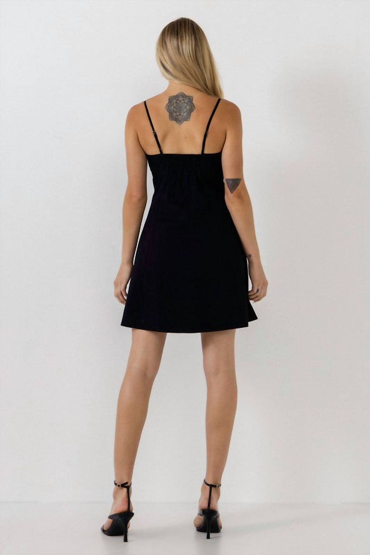 Style 1-666825964-149 2.7 AUGUST APPAREL Size L Black Cocktail Dress on Queenly