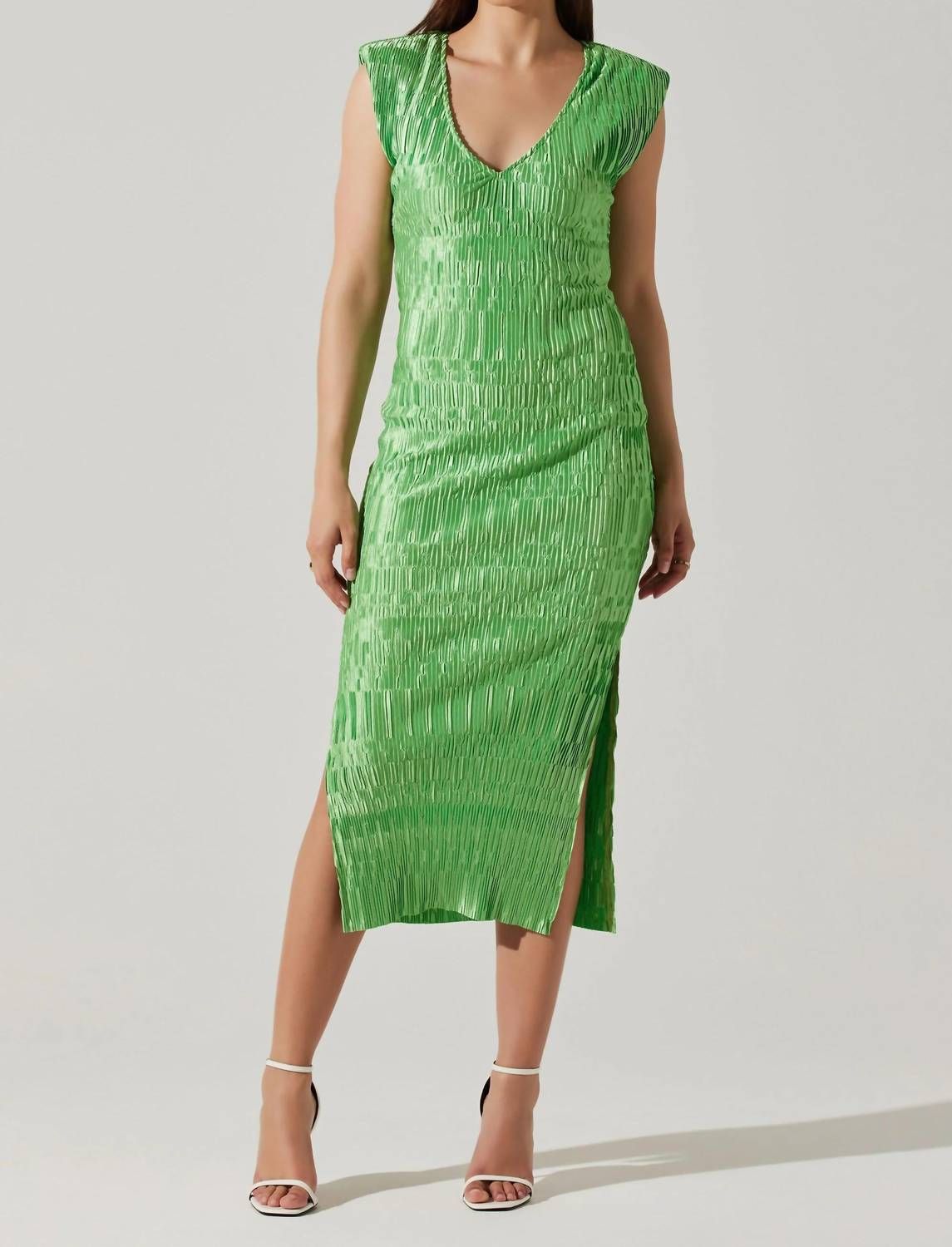 Style 1-3531484443-892 ASTR Size M Green Cocktail Dress on Queenly