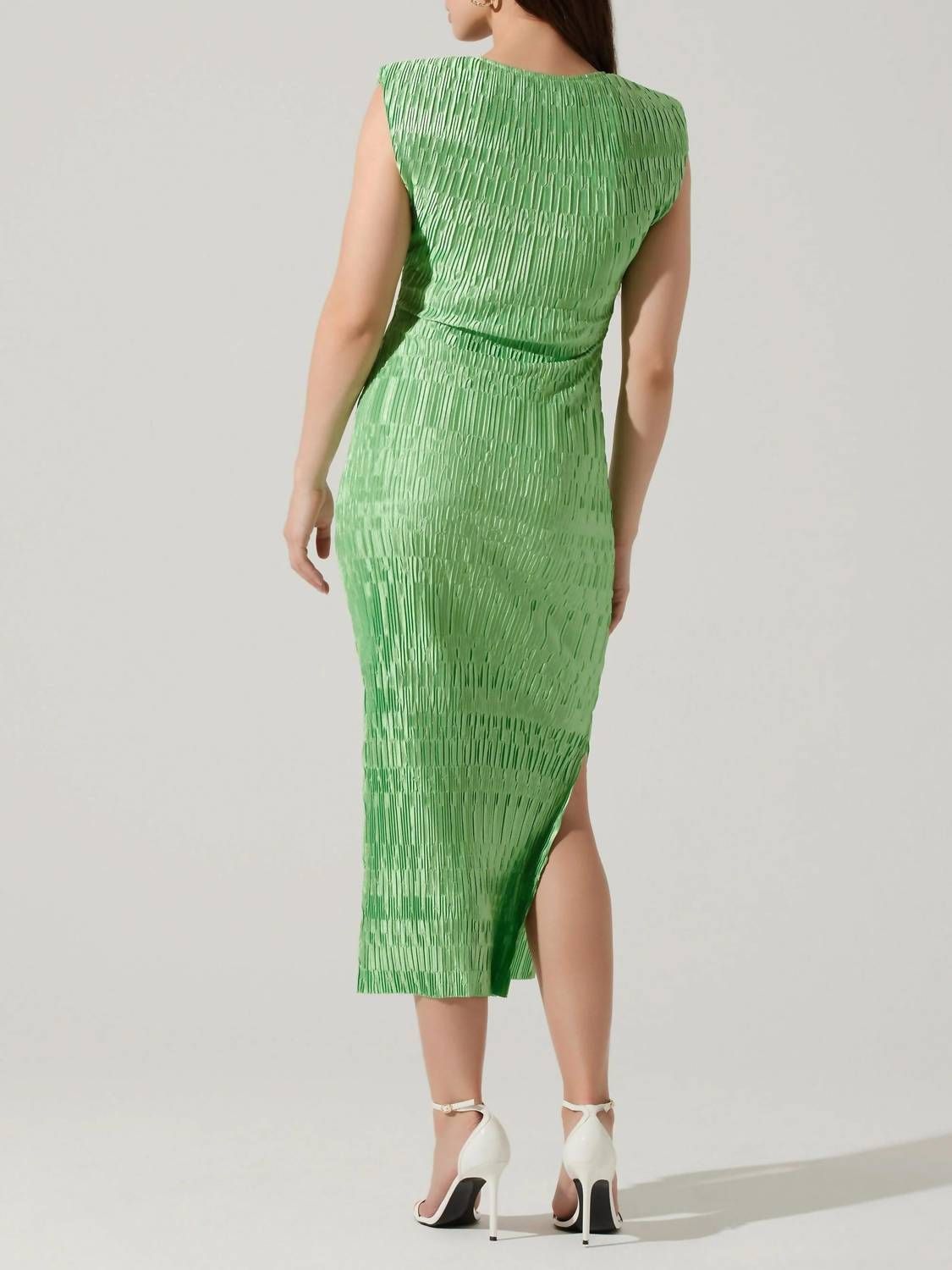 Style 1-3531484443-892 ASTR Size M Green Cocktail Dress on Queenly