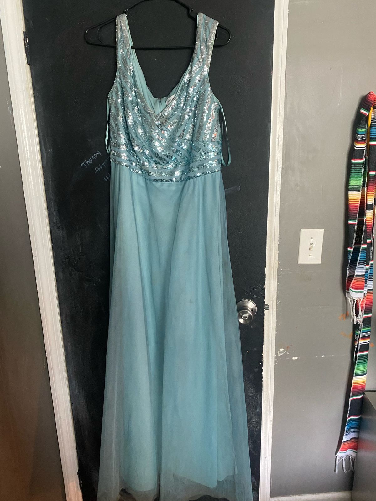 Queenly | Buy and sell prom, pageant, and formal dresses