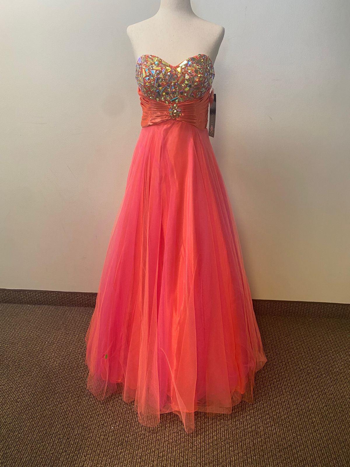 Queenly | Buy and sell prom, pageant, and formal dresses