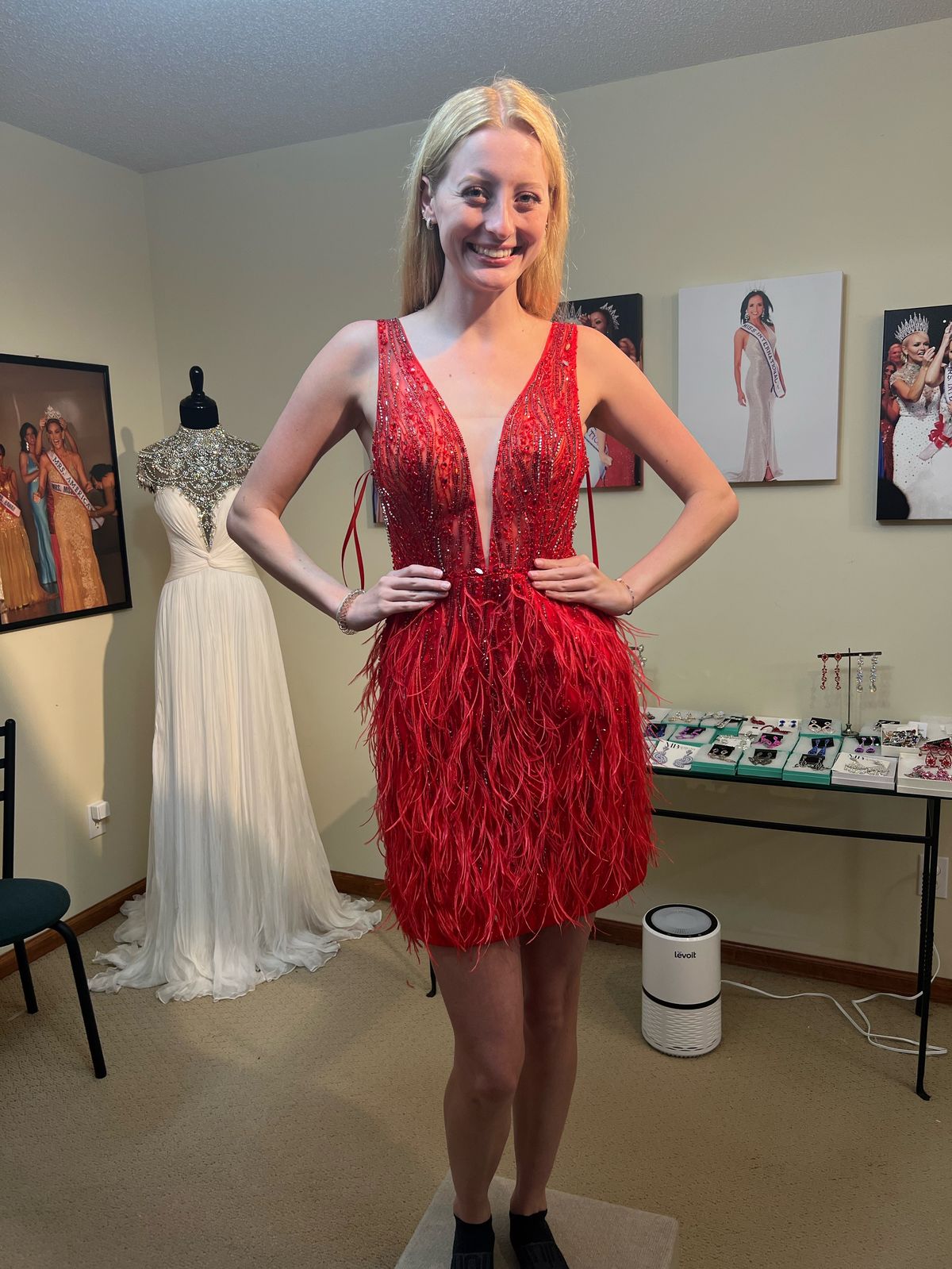 Jovani Size 0 Plunge Red Cocktail Dress on Queenly