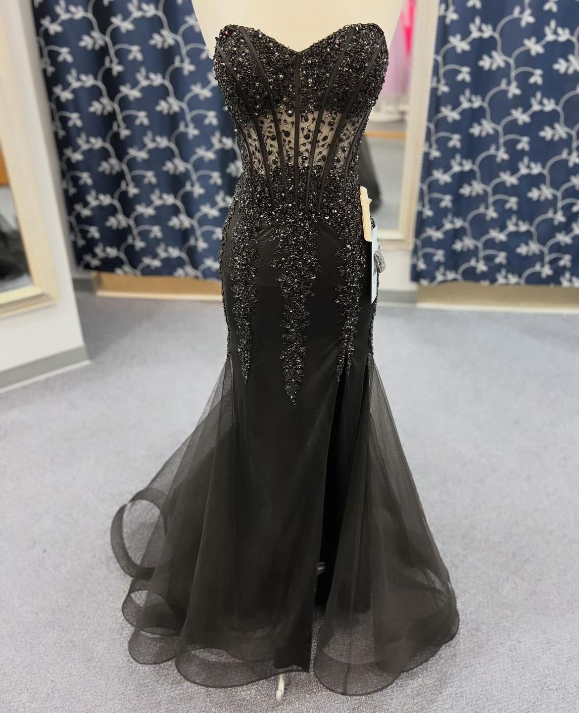 Queenly | Buy and sell prom, pageant, and formal dresses