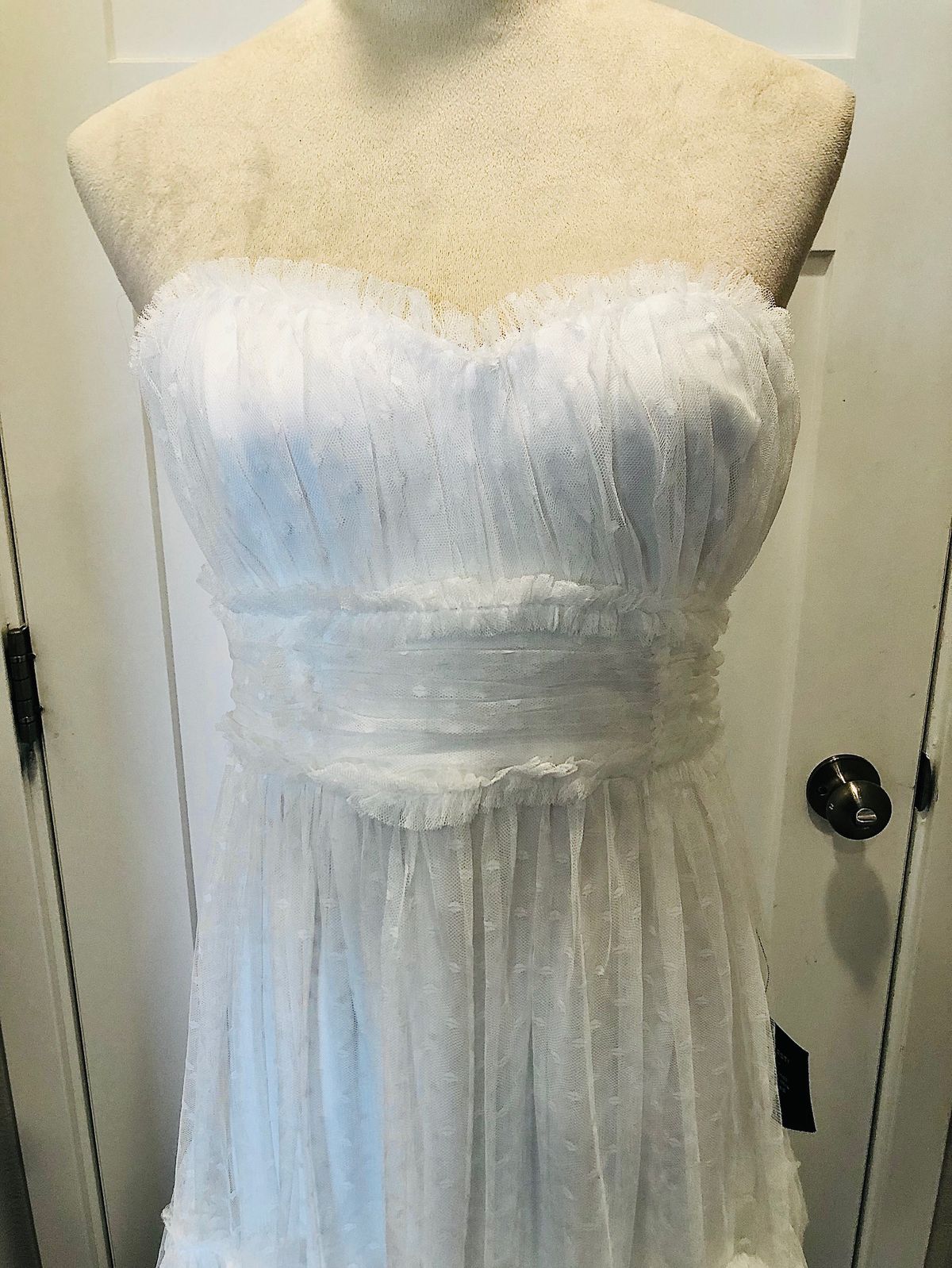 Lulus Size S Strapless White Floor Length Maxi on Queenly