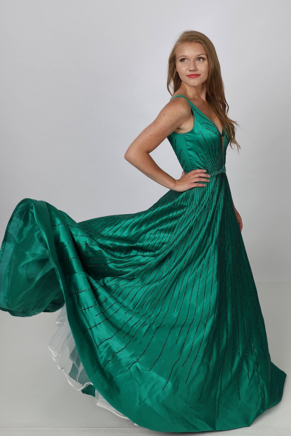 Sherri Hill Size 0 Pageant Plunge Emerald Green Ball Gown on Queenly