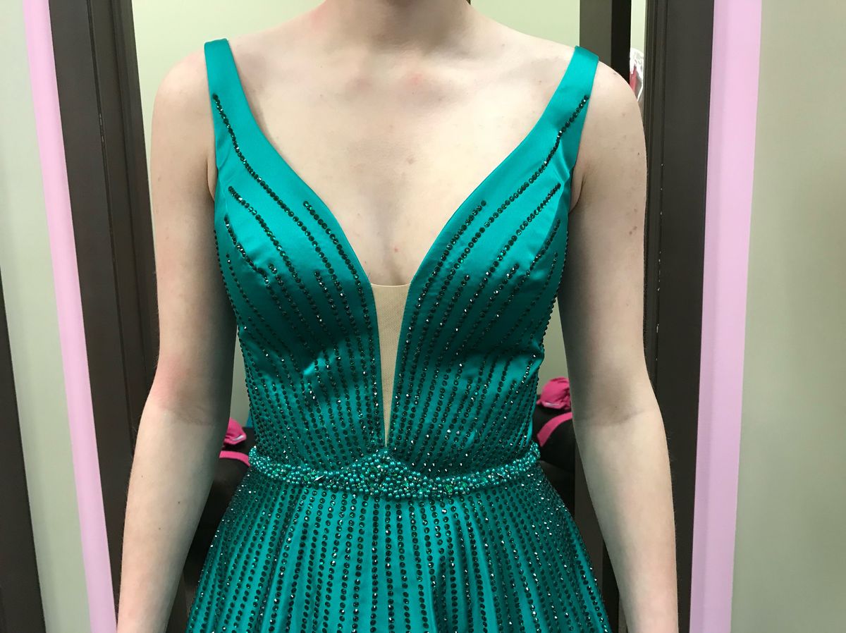 Sherri Hill Size 0 Pageant Plunge Emerald Green Ball Gown on Queenly