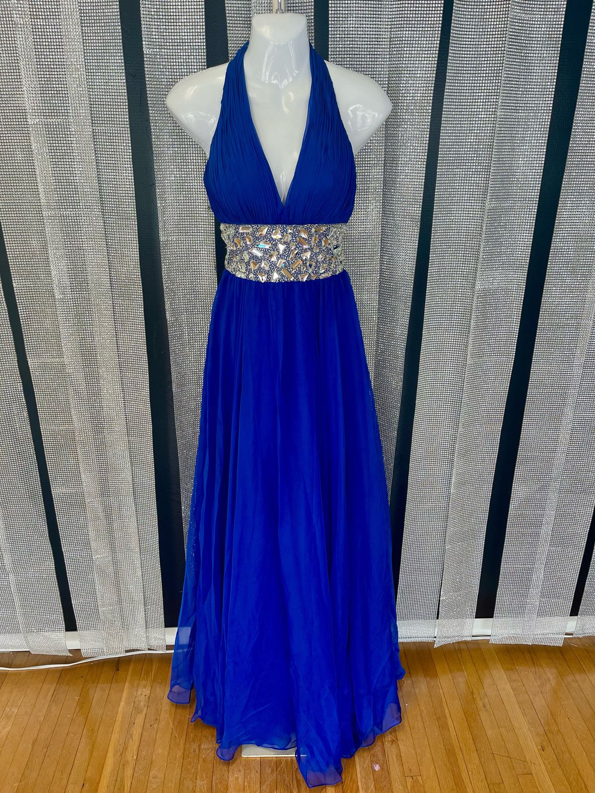 Queenly | Buy and sell prom, pageant, and formal dresses