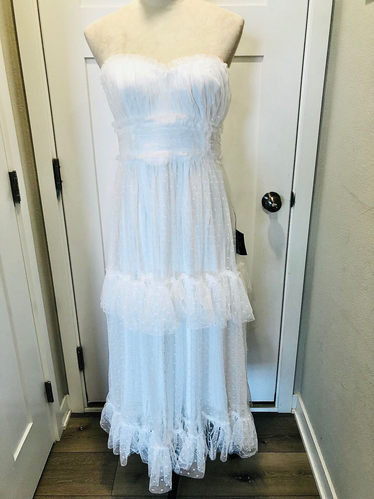 Lulus Size M Strapless White Floor Length Maxi on Queenly