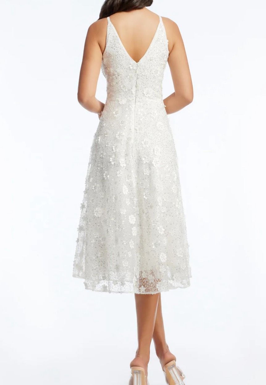 Size L Wedding Plunge White A-line Dress on Queenly