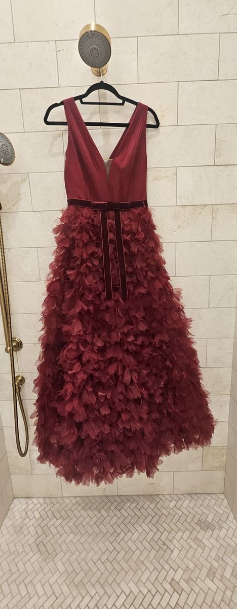 Style N62G3226 Marchesa Notte Size 0 Plunge Velvet Red Ball Gown on Queenly