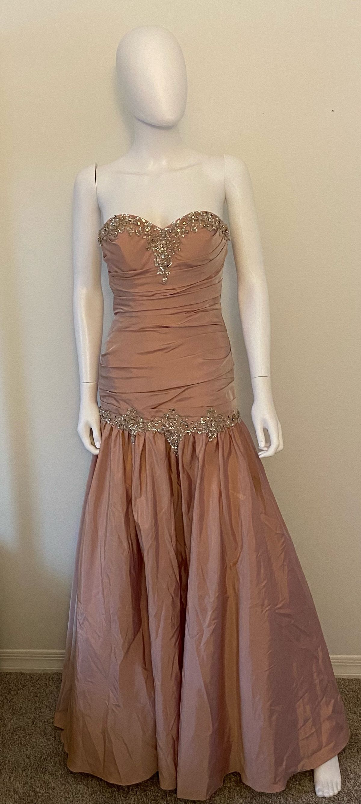 Queenly | Buy and sell prom, pageant, and formal dresses