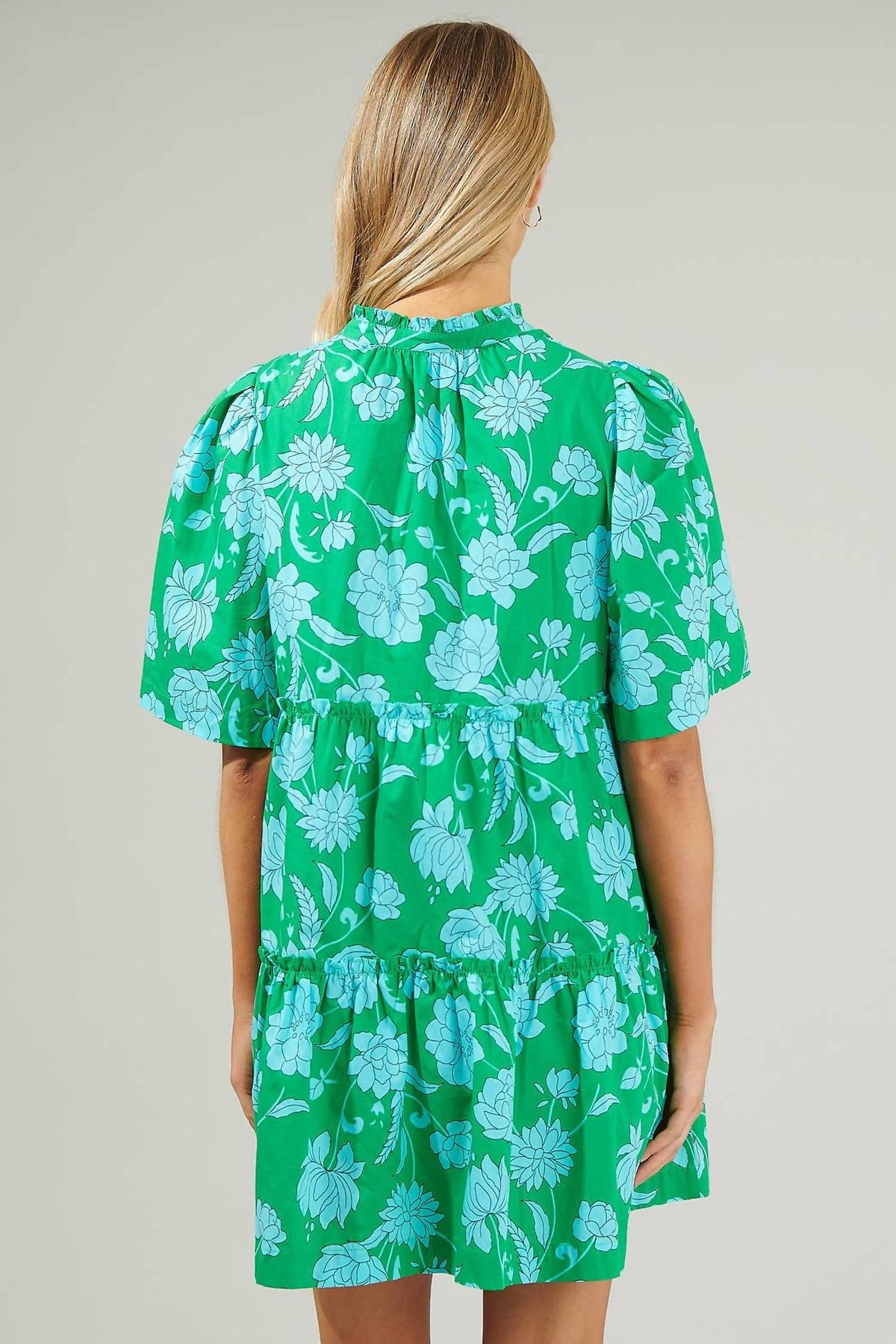 Style 1-3069432607-892 SUGARLIPS Size M Floral Green Cocktail Dress on Queenly