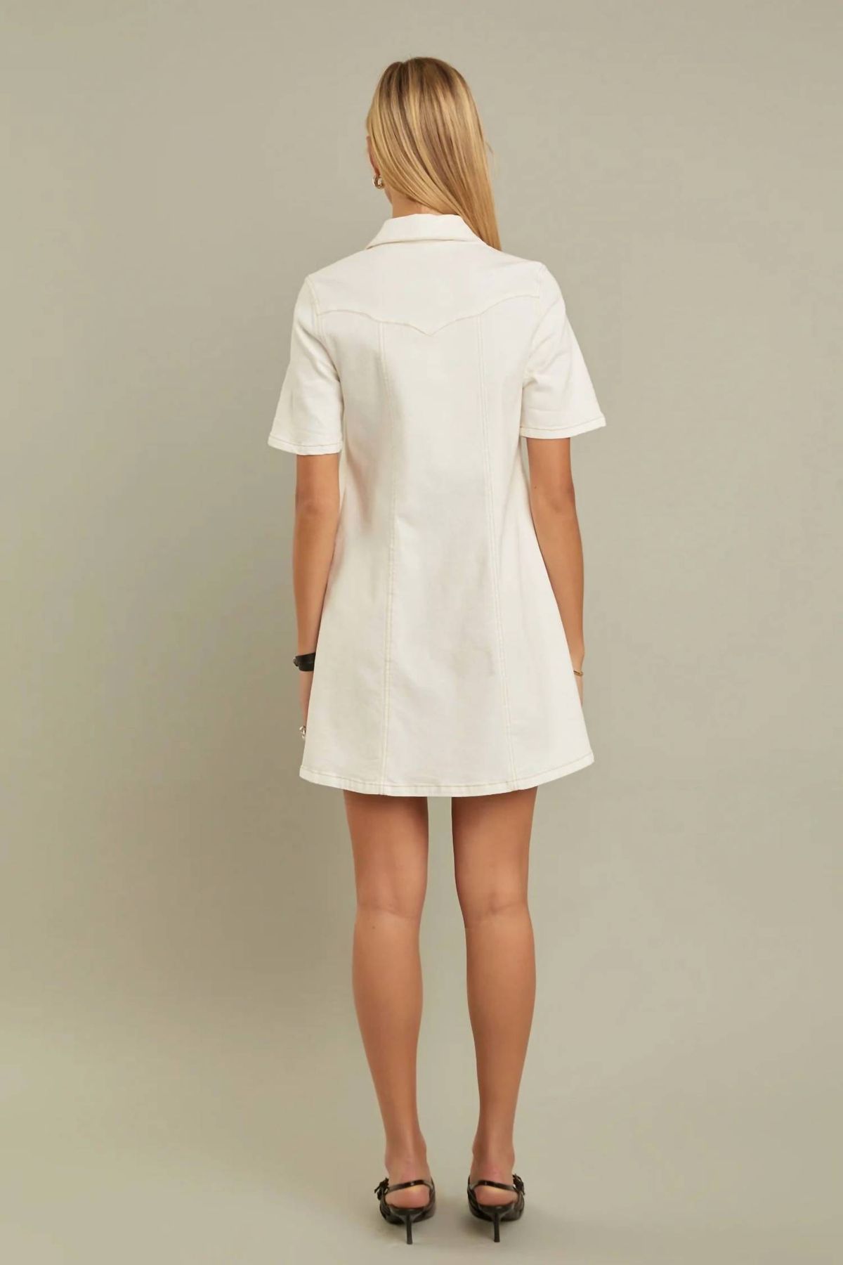 Style 1-3304031907-149 English Factory Size L High Neck White Cocktail Dress on Queenly