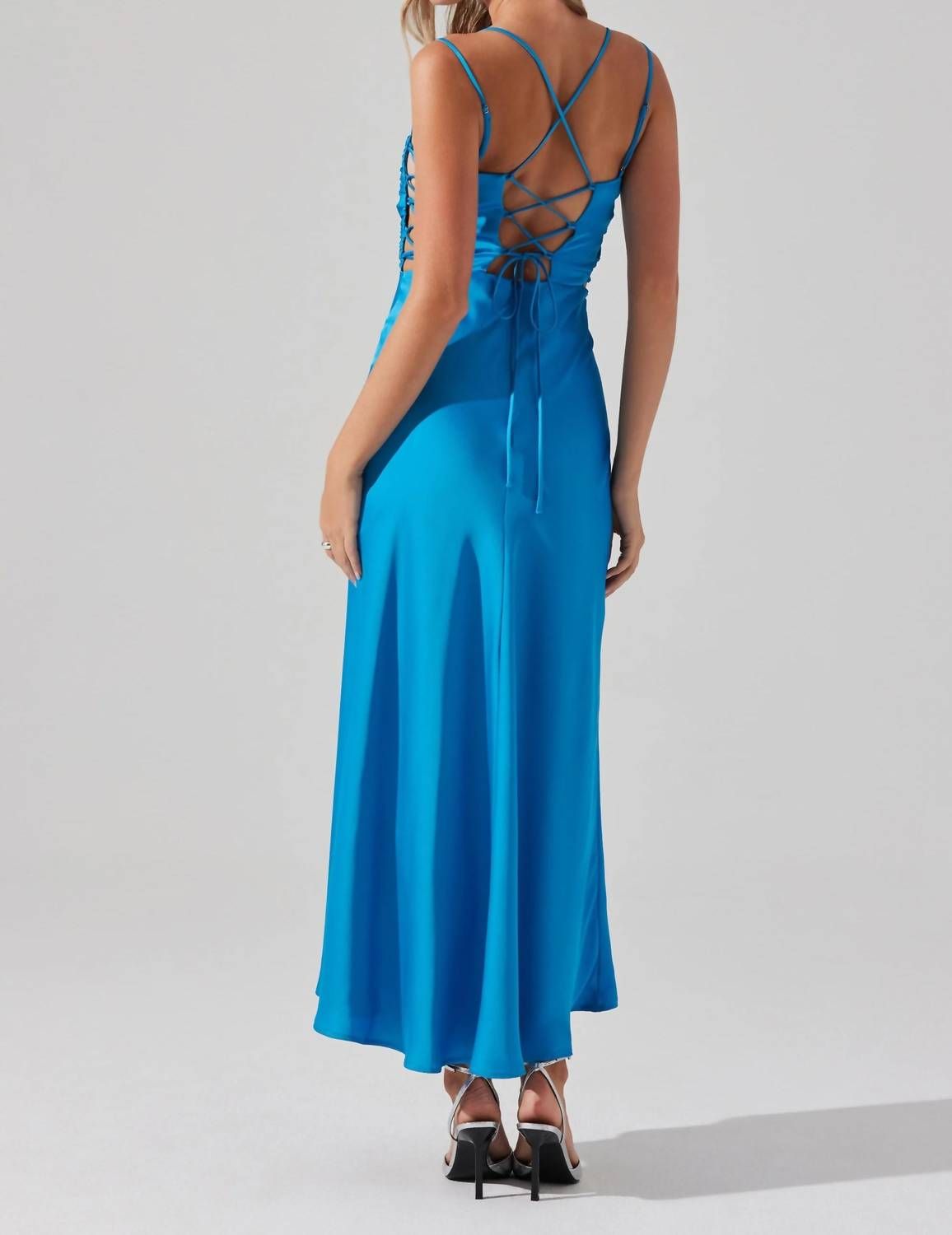 Style 1-1662608559-892 ASTR Size M Turquoise Blue Floor Length Maxi on Queenly