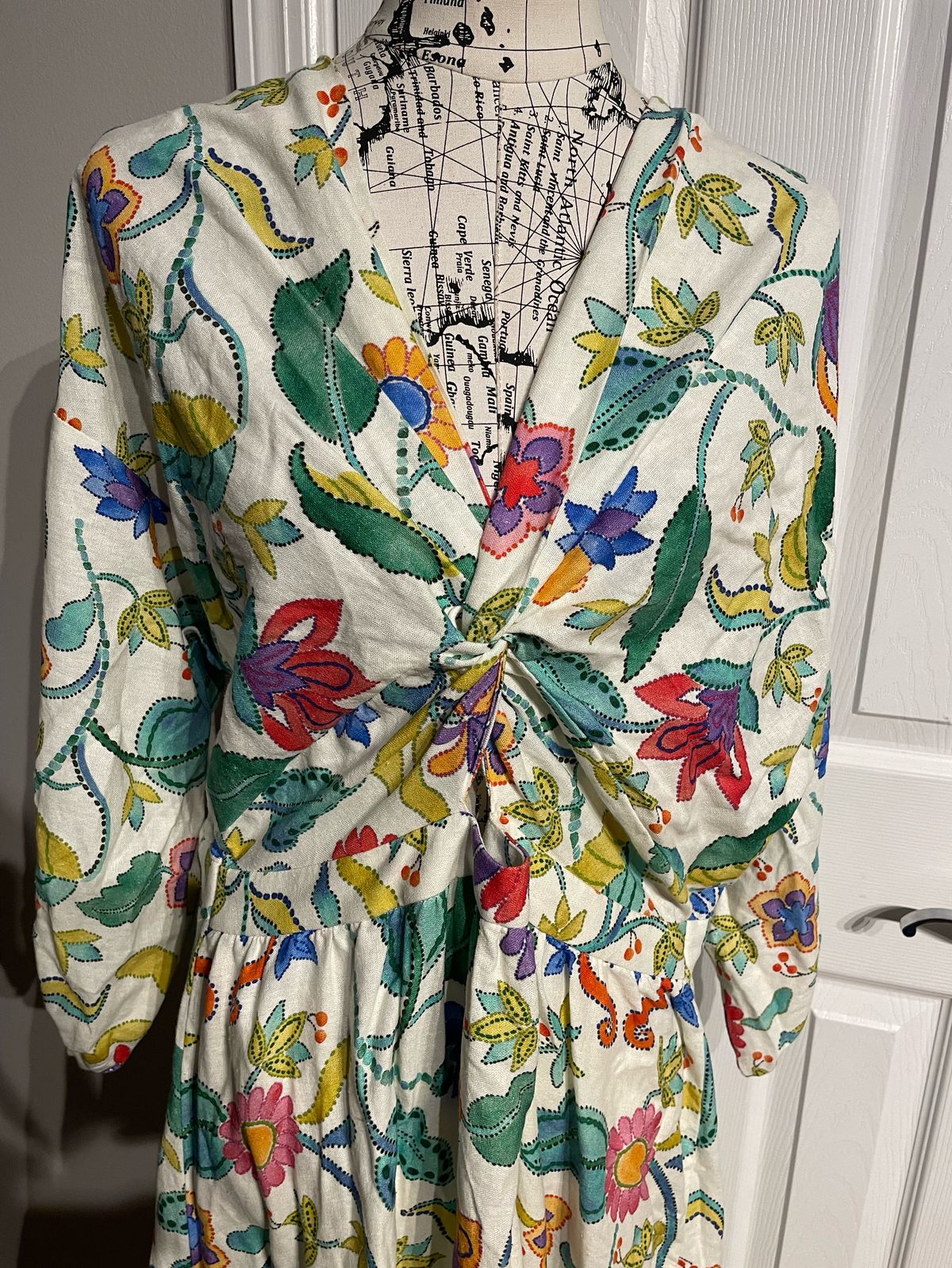 Zara Size XL Long Sleeve Floral Multicolor A-line Dress on Queenly