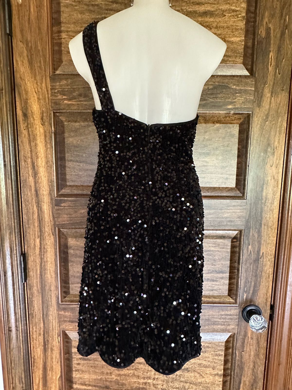 Size S Homecoming One Shoulder Black Cocktail Dress on Queenly